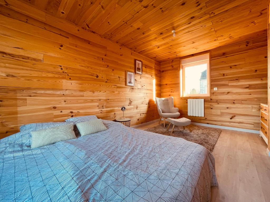 Postel nebo postele na pokoji v ubytování Chambre atypique
