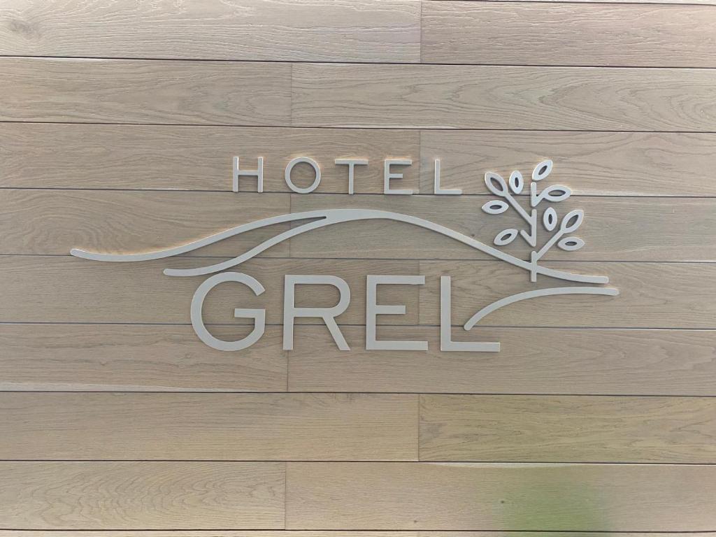 Certifikát, hodnocení, plakát nebo jiný dokument vystavený v ubytování Hotel Grel