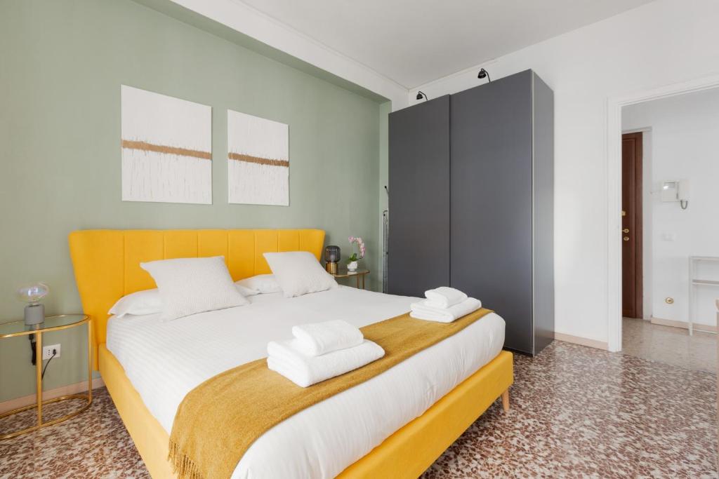 GuestHost - San Siro Modern Apartment with Balcony