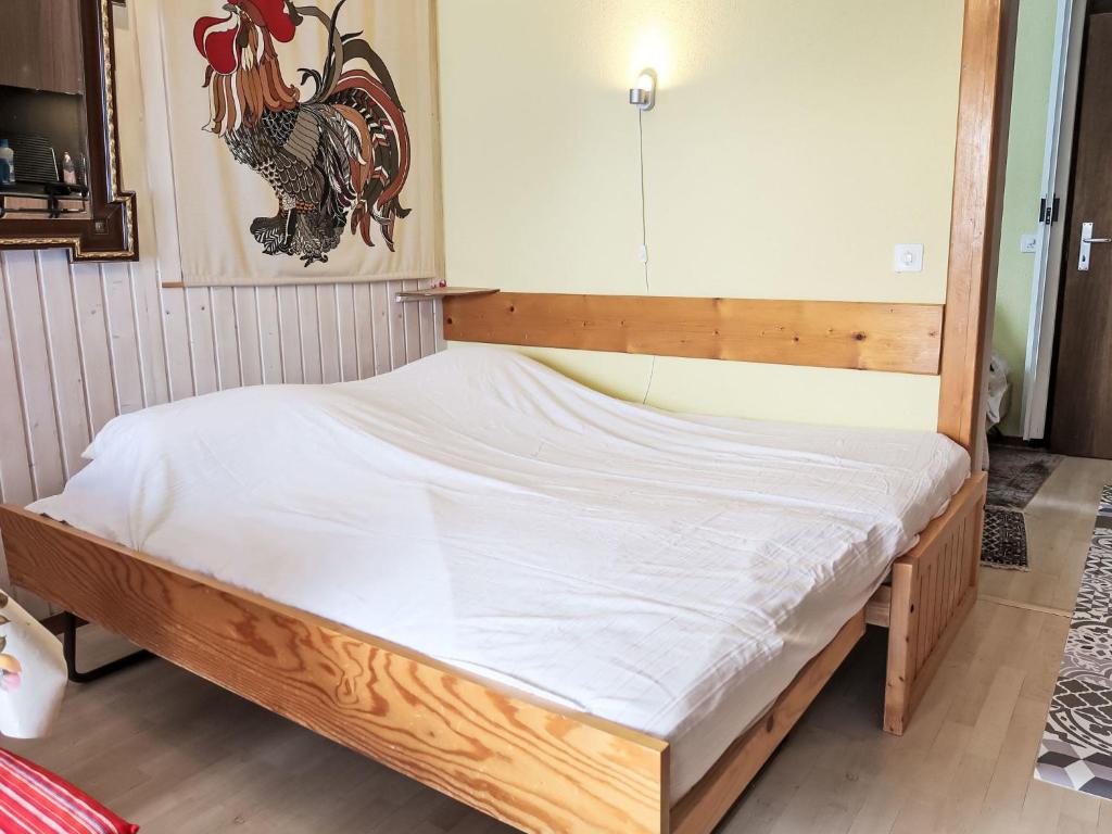 Postel nebo postele na pokoji v ubytování Apartment Les Bluets by Interhome