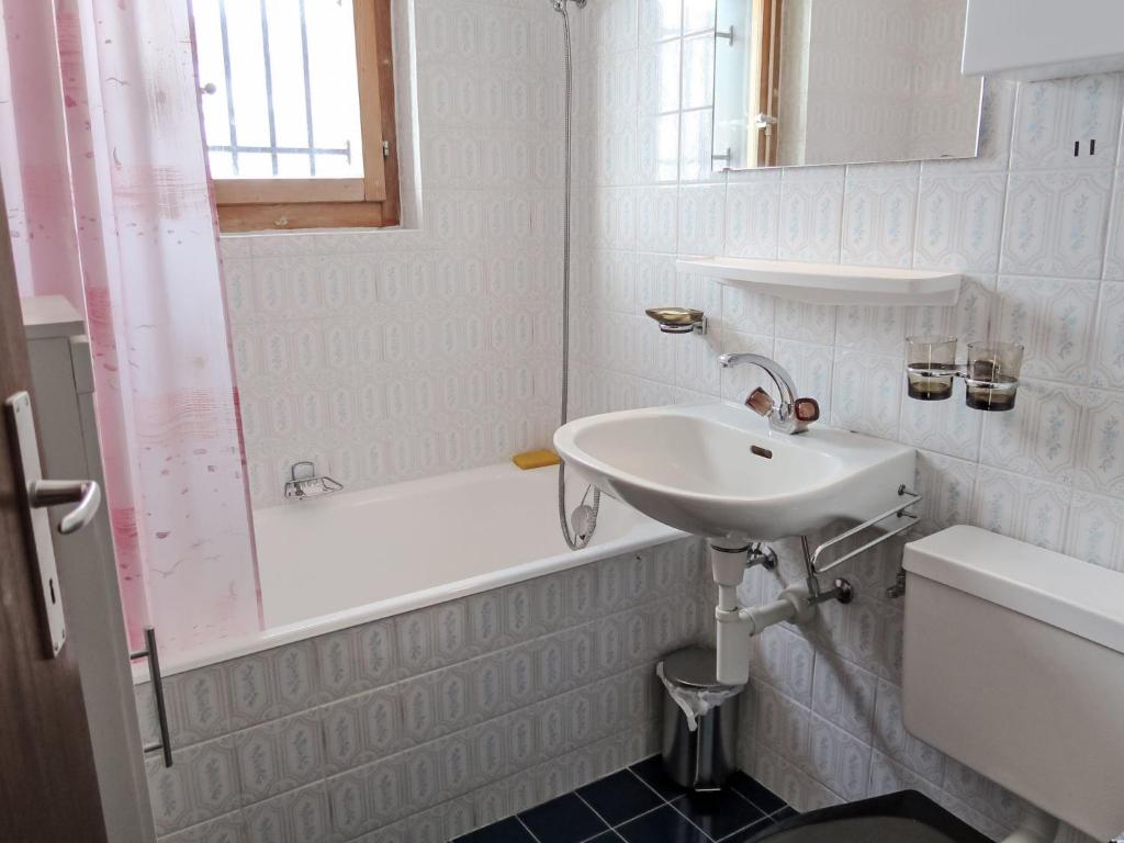 Koupelna v ubytování Apartment Les Bluets by Interhome