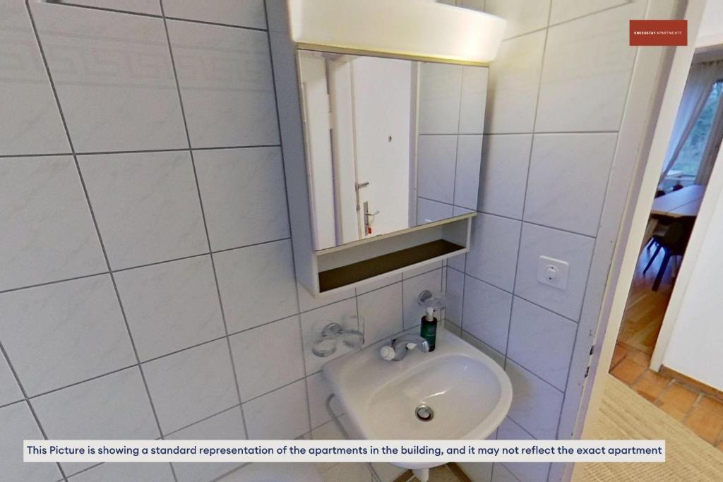 Simple 2 Bedroom Apartment with Essentials - Resim 25