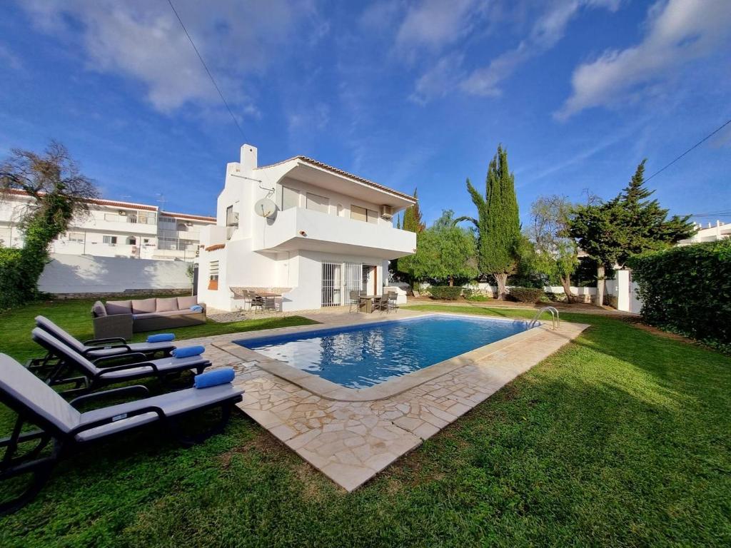 TAC - Villa Oura