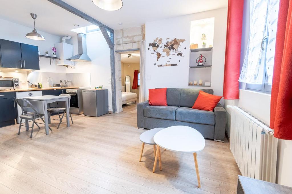 Photo de la galerie de l'établissement Le Coeur de la Ville - Appartement 4pers avec parking, à Amboise