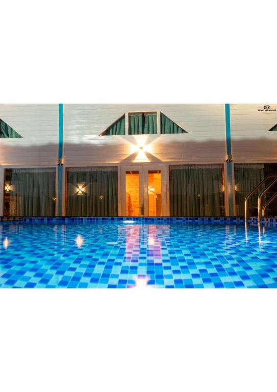 Bazén v ubytování Bayview Cottage Pool nebo v jeho okolí