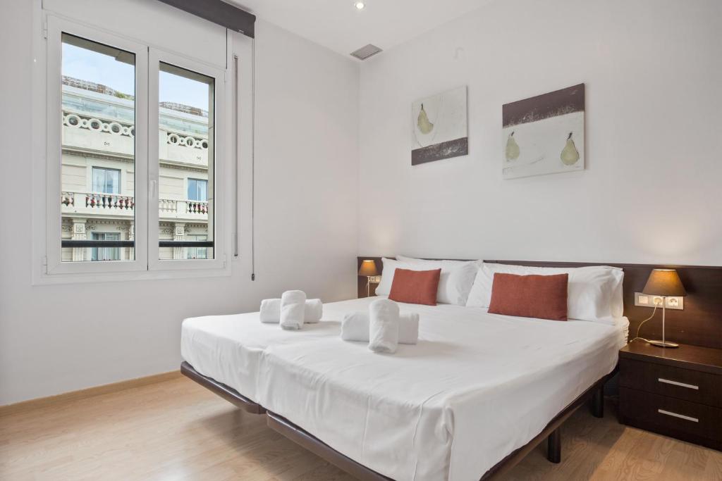 Fisa Rentals Gran Via Apartments - Superior Two-Bedroom Apartment