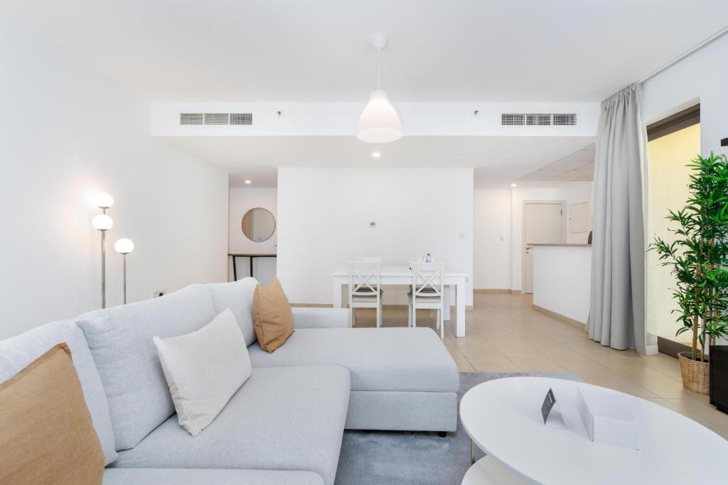 Posezení v ubytování Spacious 1-Bedroom at the Heart of JBR