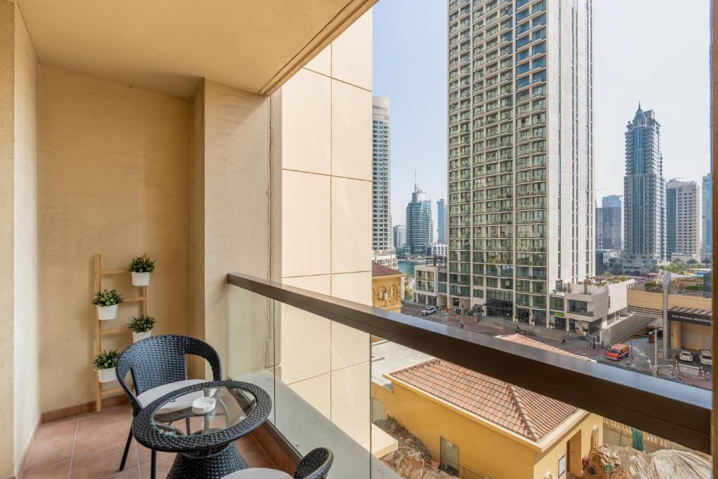 Balkón nebo terasa v ubytování Spacious 1-Bedroom at the Heart of JBR