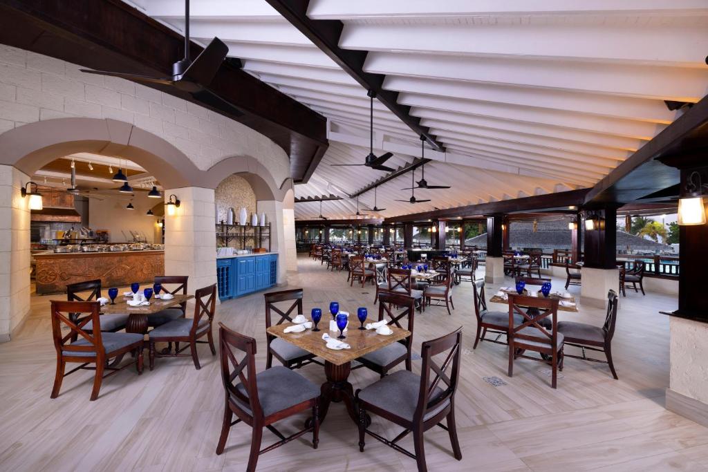 Restaurace v ubytování Beaches Negril Resort and Spa - All Inclusive