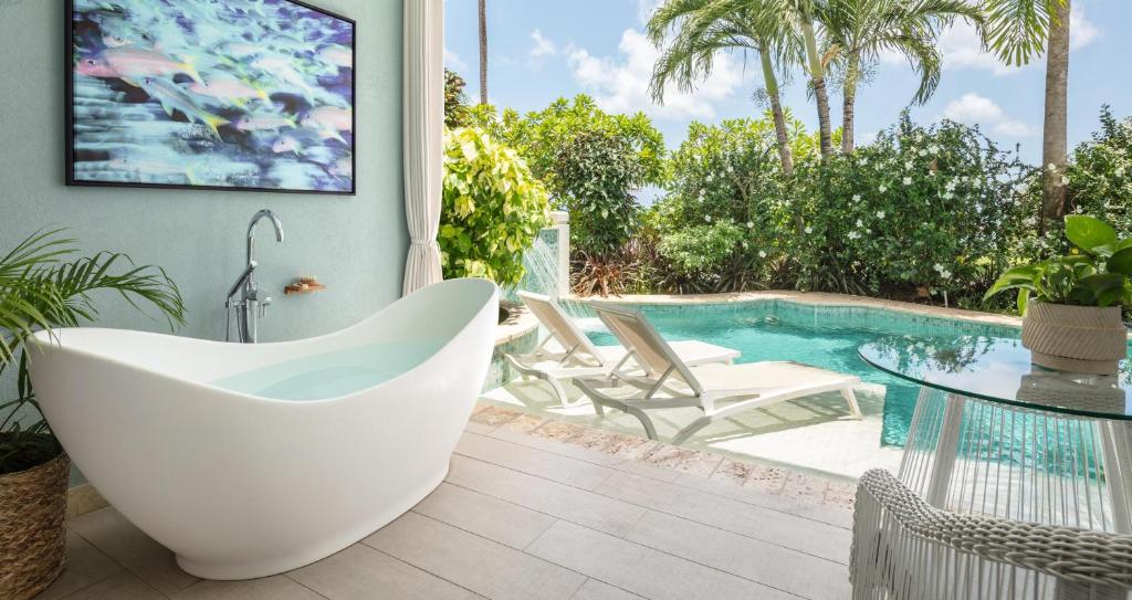 Sandals Halcyon Beach All Inclusive - Couples Only - Пляжная лагуна Crystal Lagon