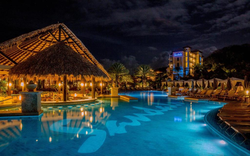 Bazén v ubytování Sandals Grenada All Inclusive - Couples Only nebo v jeho okolí