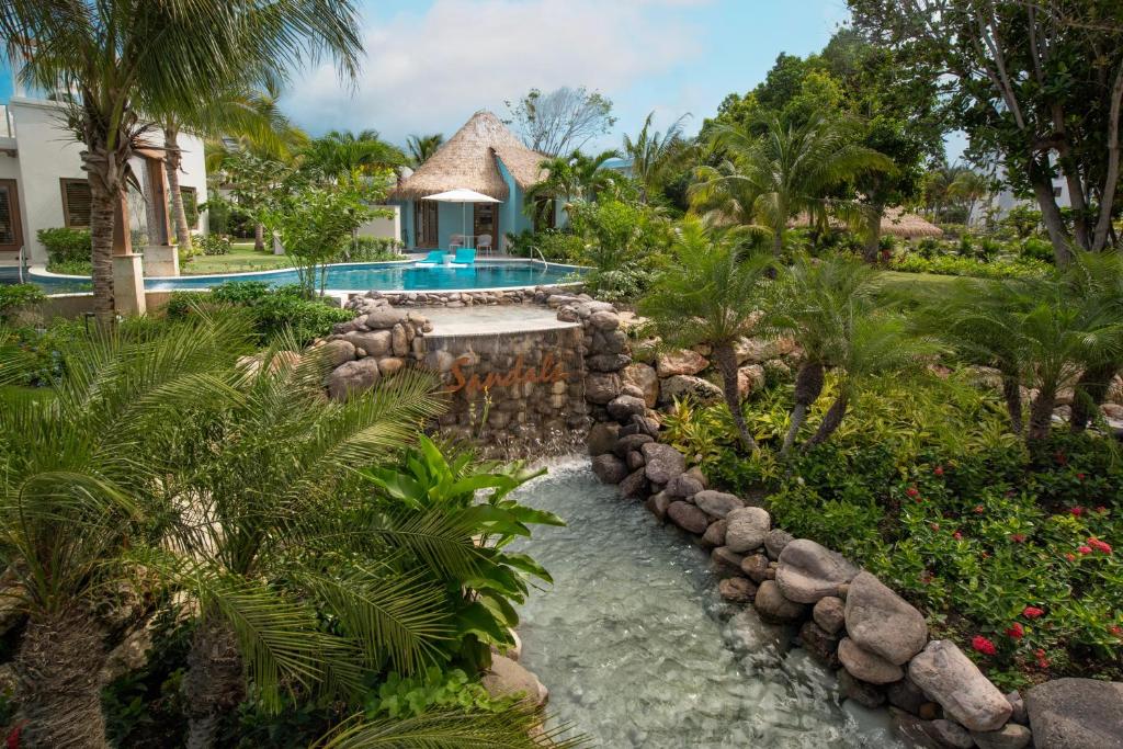 Bassein majutusasutuses Sandals Dunns River All Inclusive Couples Only või selle lähedal