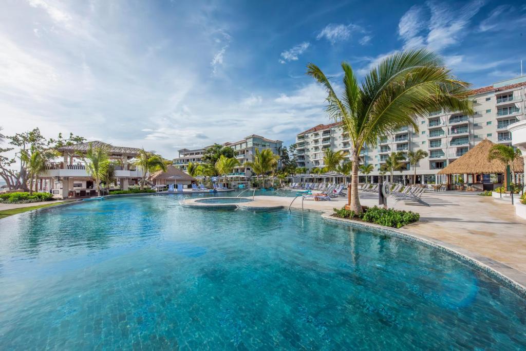 Bassein majutusasutuses Sandals Dunns River All Inclusive Couples Only või selle lähedal