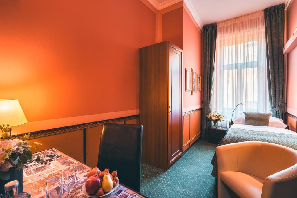 Hotel Hastal Prague Old Town - 3