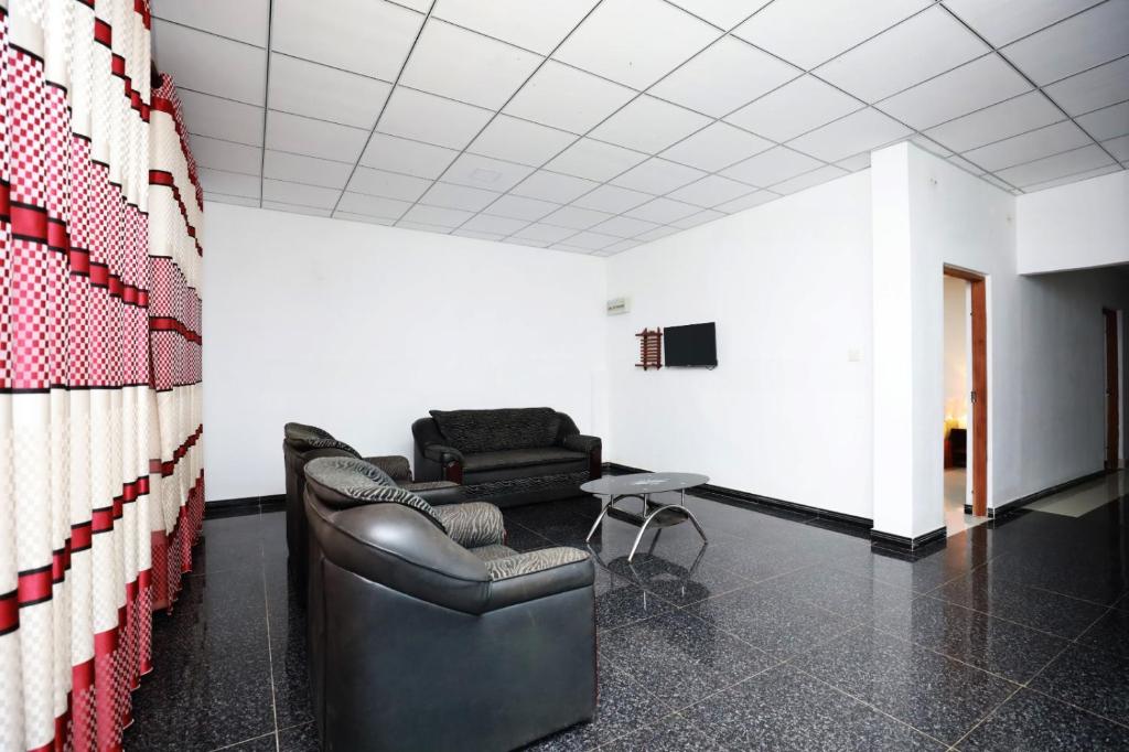 TV a/nebo společenská místnost v ubytování Alankulama Wana Resort