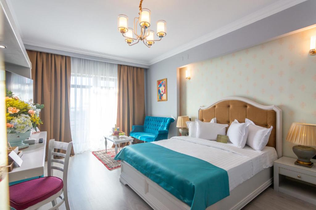 Phoenicia Express Hotel