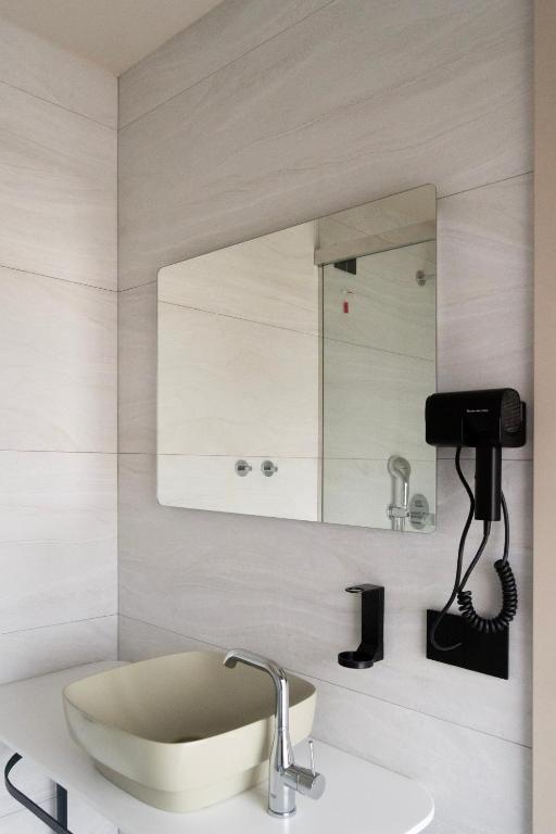 Koupelna v ubytování Si Hotel Tirana