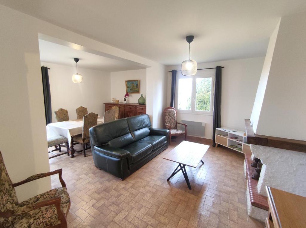 Posedenie v ubytovaní L'écrin de Pauline - Grande Maison au Calme à la Campagne