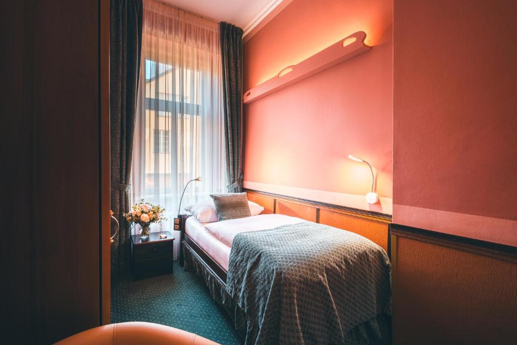 Hotel Hastal Prague Old Town - 2