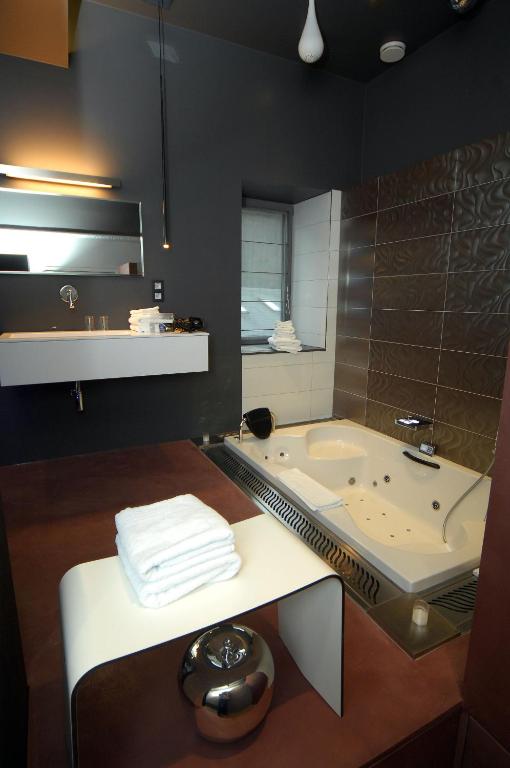 Koupelna v ubytování Hotel Saint-Amour