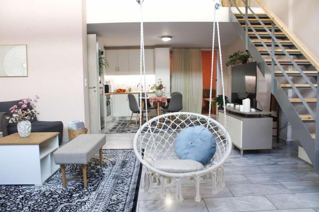 Posezení v ubytování New house in Piraeus