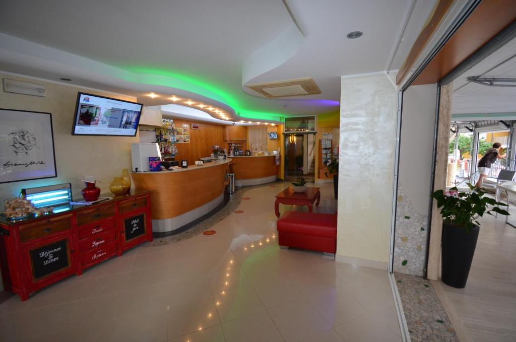 A television and/or entertainment centre at Residence Costa