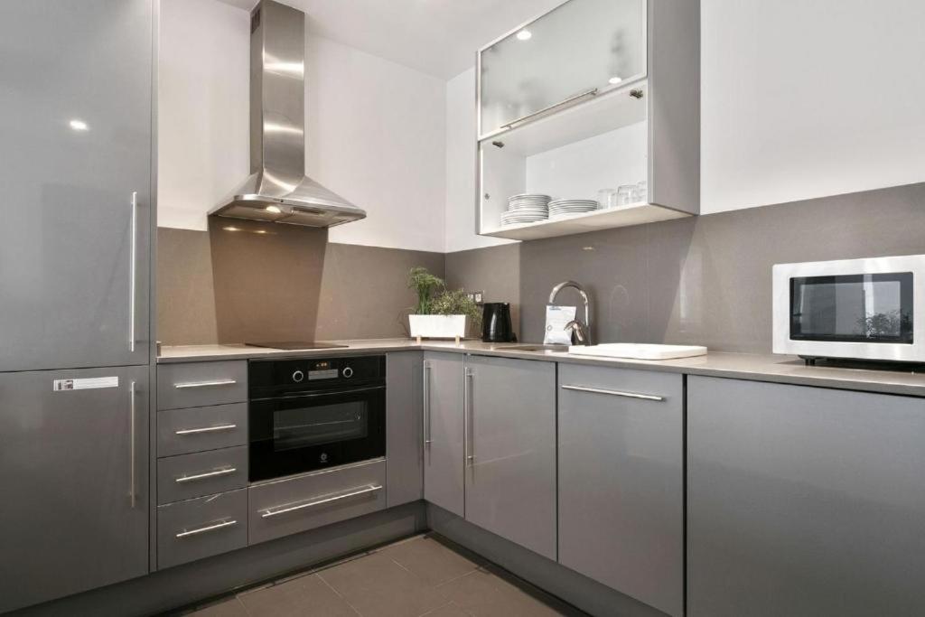 Fisa Rentals Gran Via Apartments - One-Bedroom Apartment