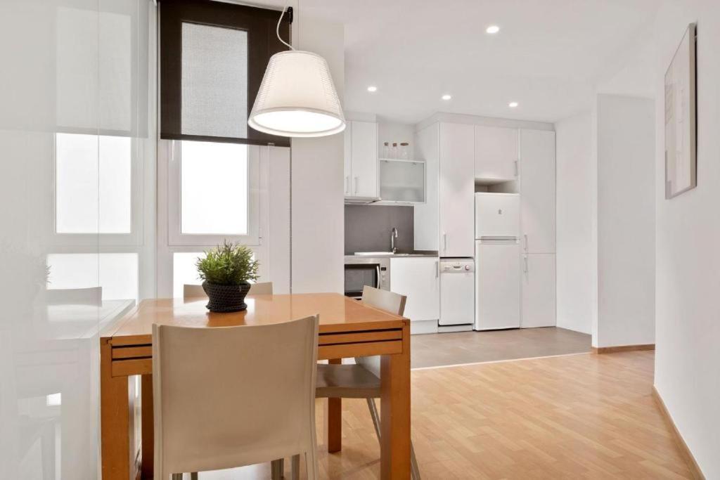 Fisa Rentals Gran Via Apartments - One-Bedroom Apartment