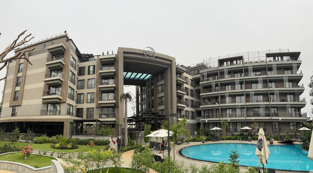 Bazén v ubytování Elite Luxury Suites at Diamond in City nebo v jeho okolí
