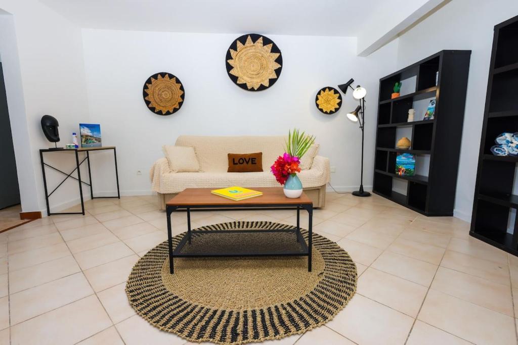 Posezení v ubytování Watalibi - Beachfront apartment Grand-Case