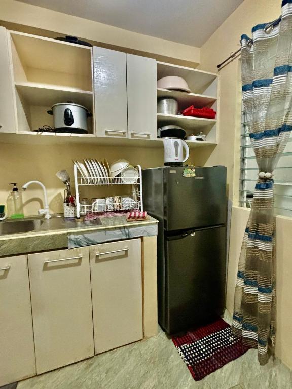 Affordable Fully Furnished House with 3 Bedroom for Family and Big Groups的厨房或小厨房