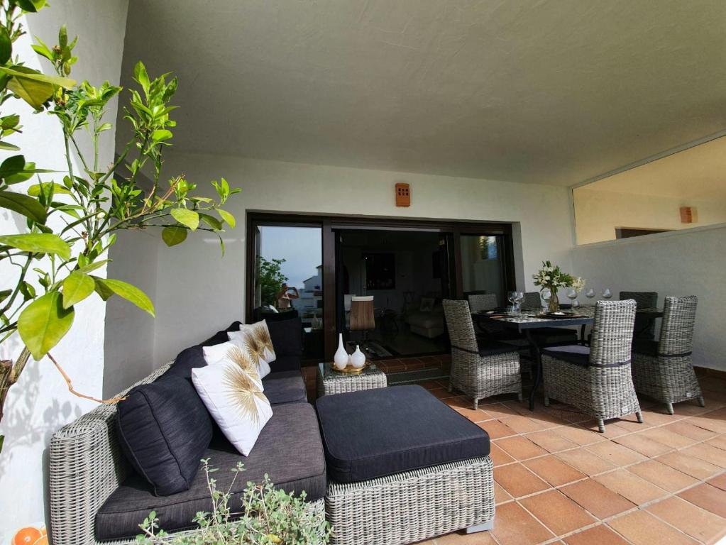 2305 - Luxury villa with sea view and pools - Villa Met Uitzicht Op Zee