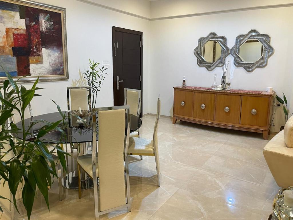 Χώρος καθιστικού στο Luxurious, River side Appartment,Gombe Kinshasa