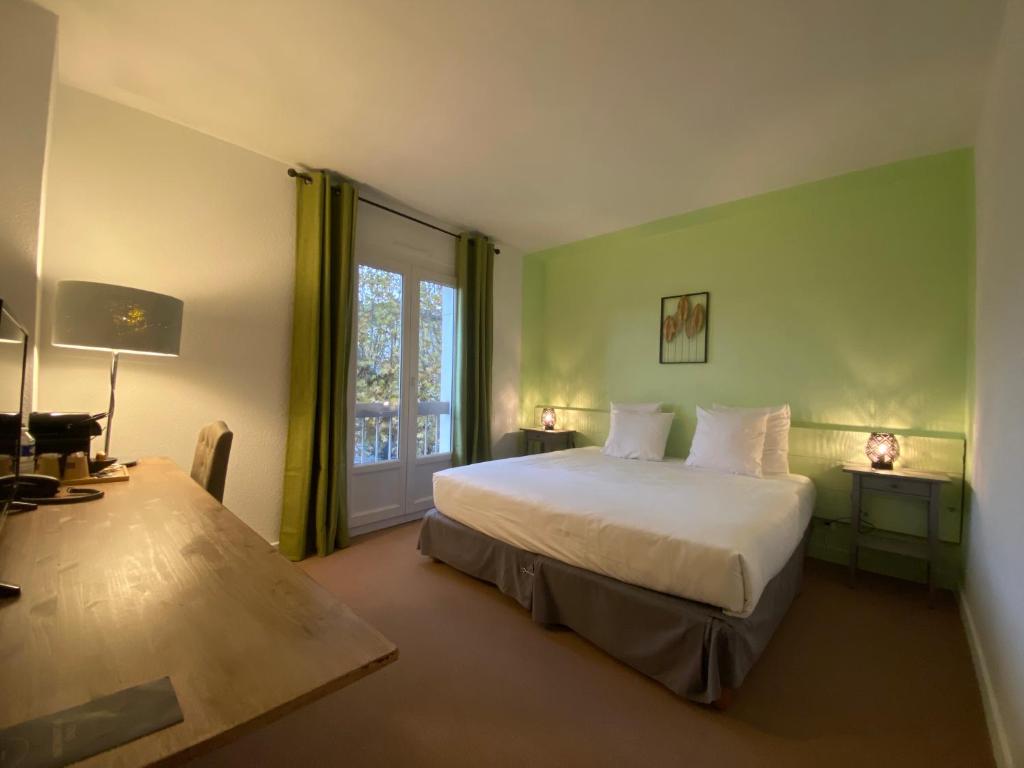 Logis Hôtel Médiéval, Montélimar Nord - Superior Double Room