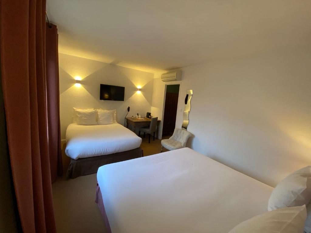 Logis Hôtel Médiéval, Montélimar Nord - Quadruple Room