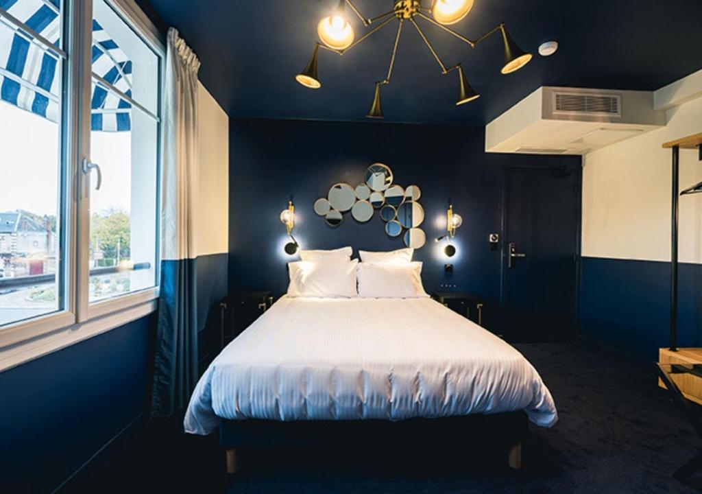 Hotel SaintChristophe Houdan - Deluxe Room