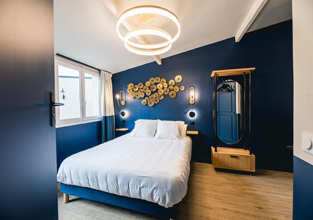 Hotel SaintChristophe Houdan - Double Room With Terrace