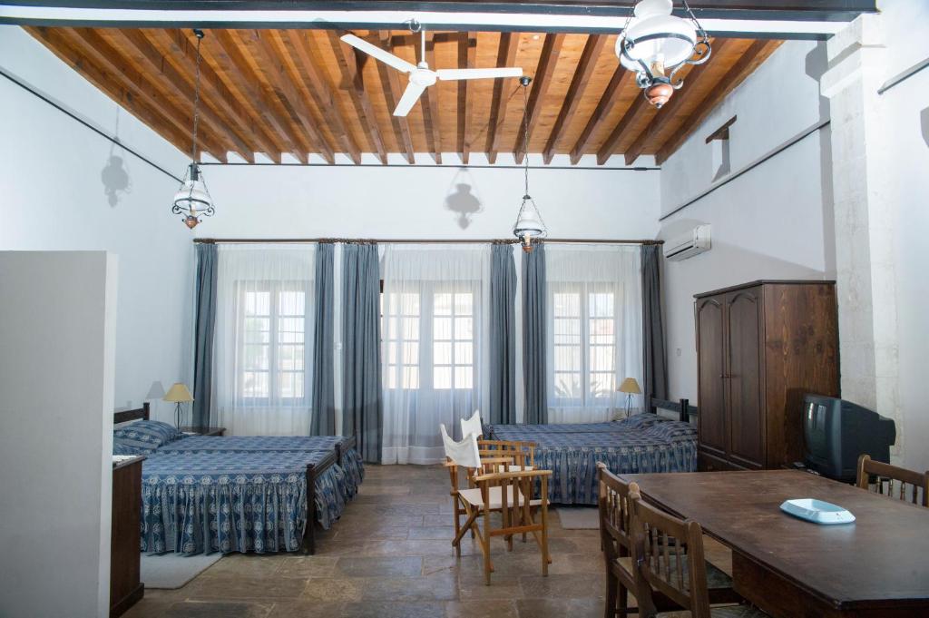 Sappho Manor House - Quadruple Room With Bathroom