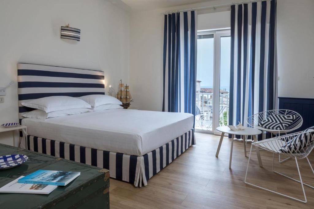 Murè Hotel Numana - Habitación Familiar Con Vistas Al Mar