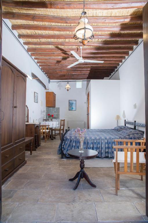 Sappho Manor House - Studio Apartment