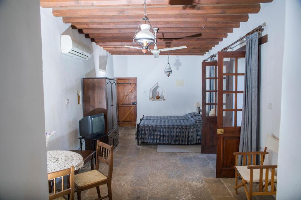 Sappho Manor House - Studio With Terrace