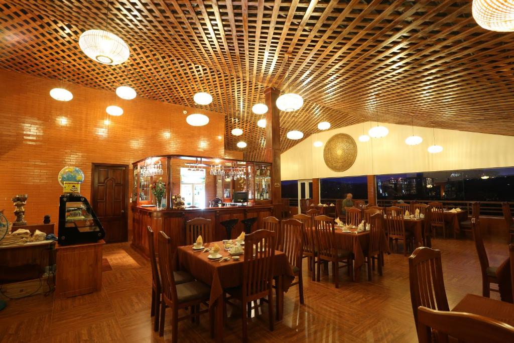 Restaurace v ubytování Zen Valley Dalat