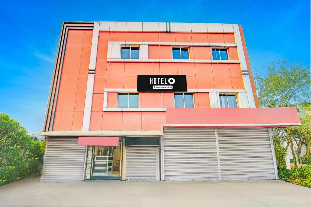 Το κτήριο όπου στεγάζεται  το ξενοδοχείο