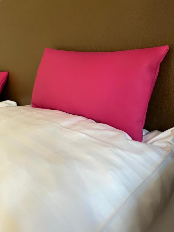 Postel nebo postele na pokoji v ubytování 4U Hotel MEN ONLY