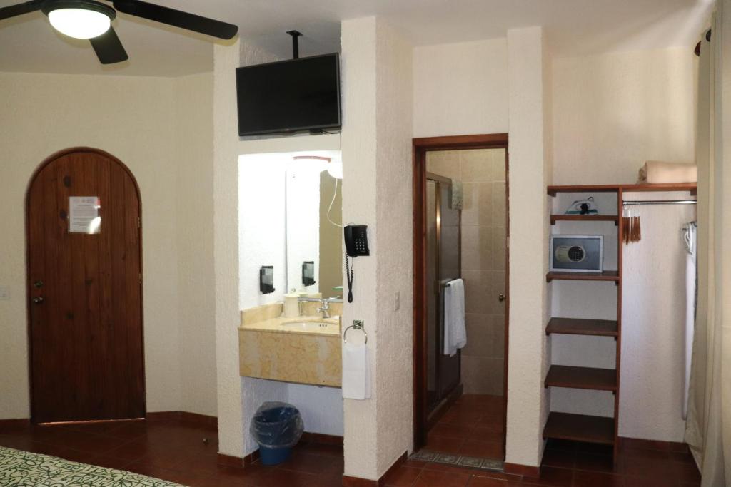 Kuchyň nebo kuchyňský kout v ubytování HOTEL CASA DE LAS PALOMAS