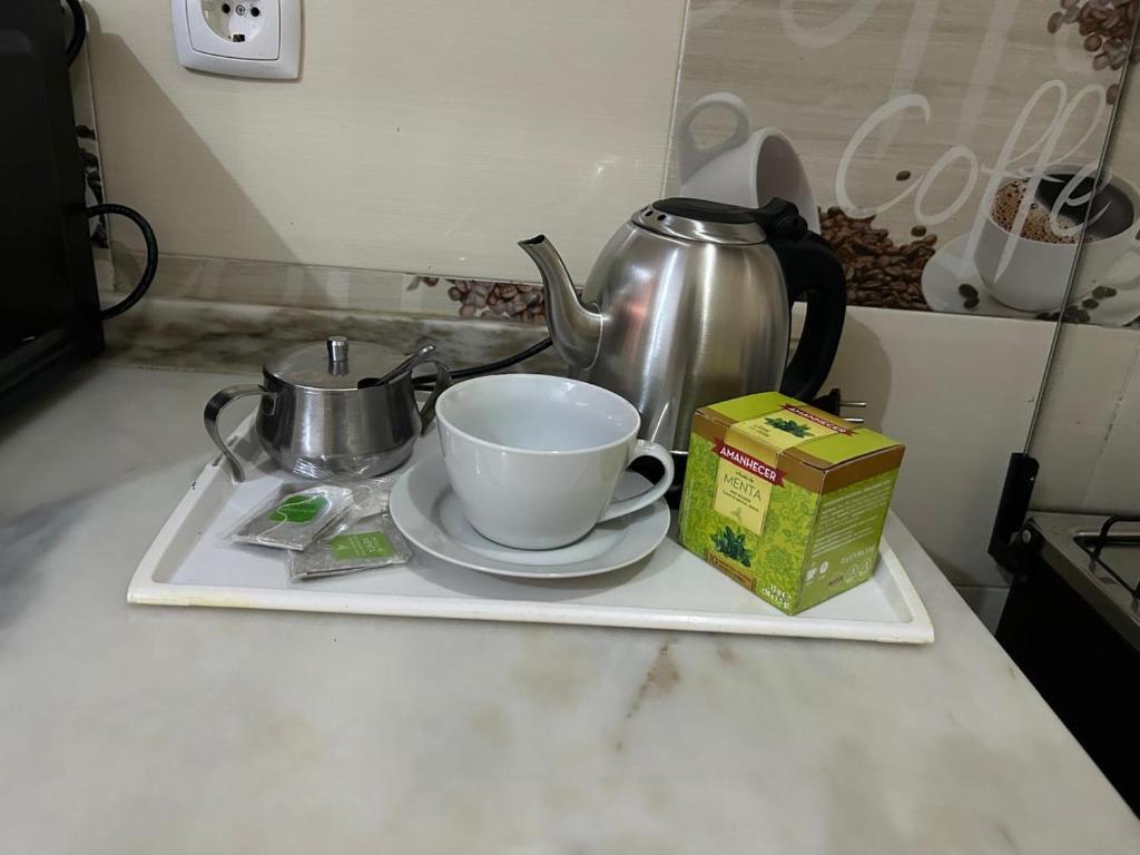 Příslušenství pro přípravu čaje a kávy v ubytování My Flat 0