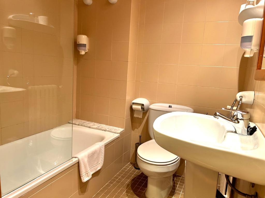 Vannituba majutusasutuses La Posada d'Àneu by RdA Hotels