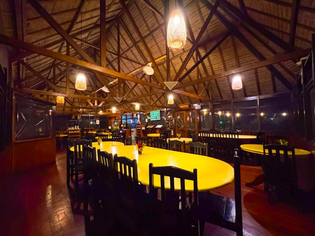 Restaurace v ubytování Corto Maltes Amazonia Lodge