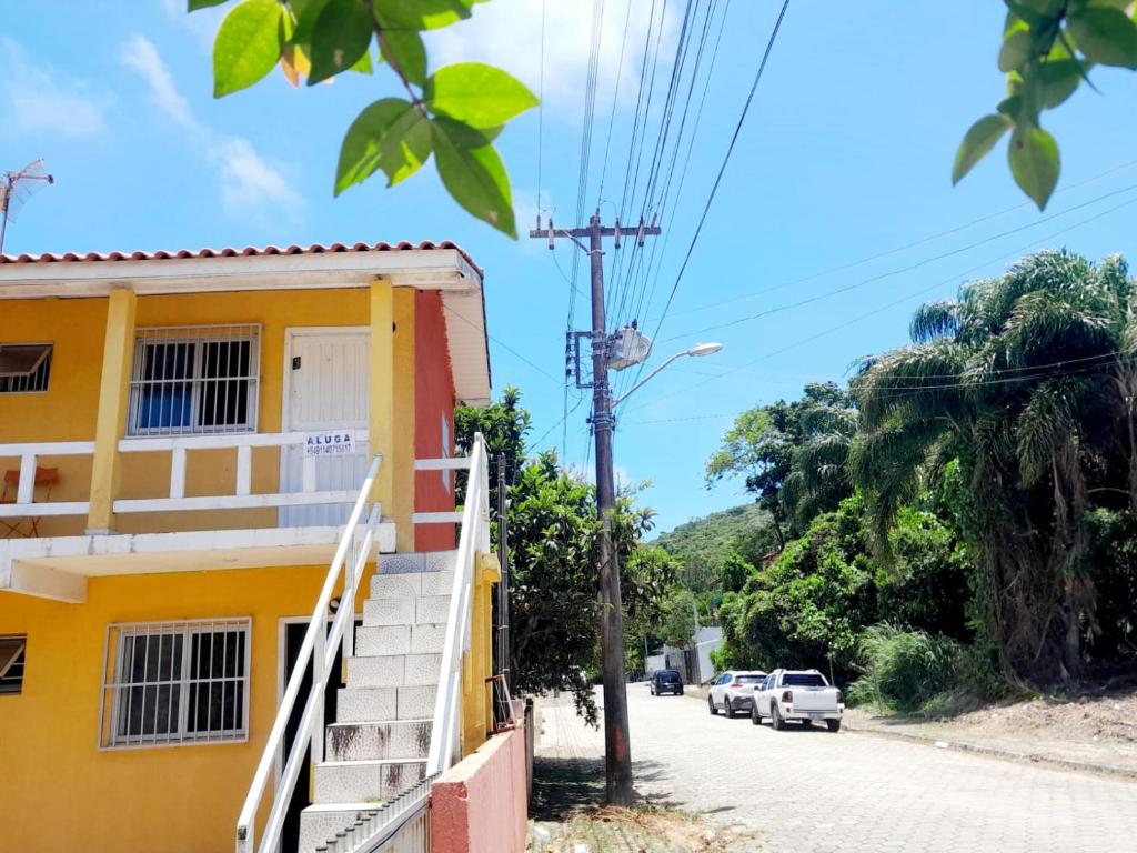 Το κτήριο όπου στεγάζεται  το διαμέρισμα