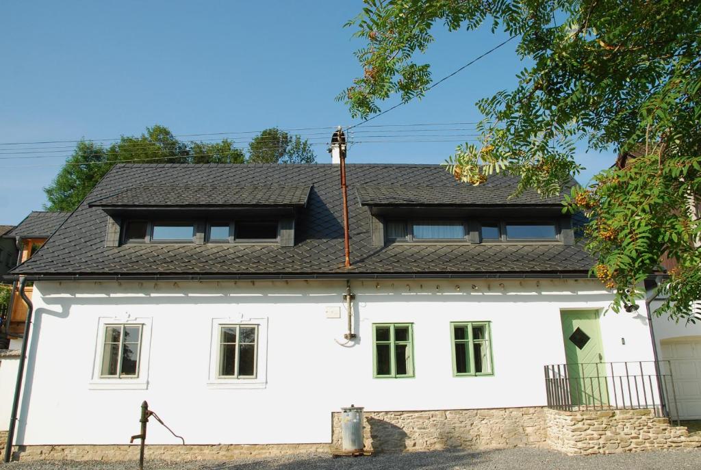 Budova, kde se vila nachází